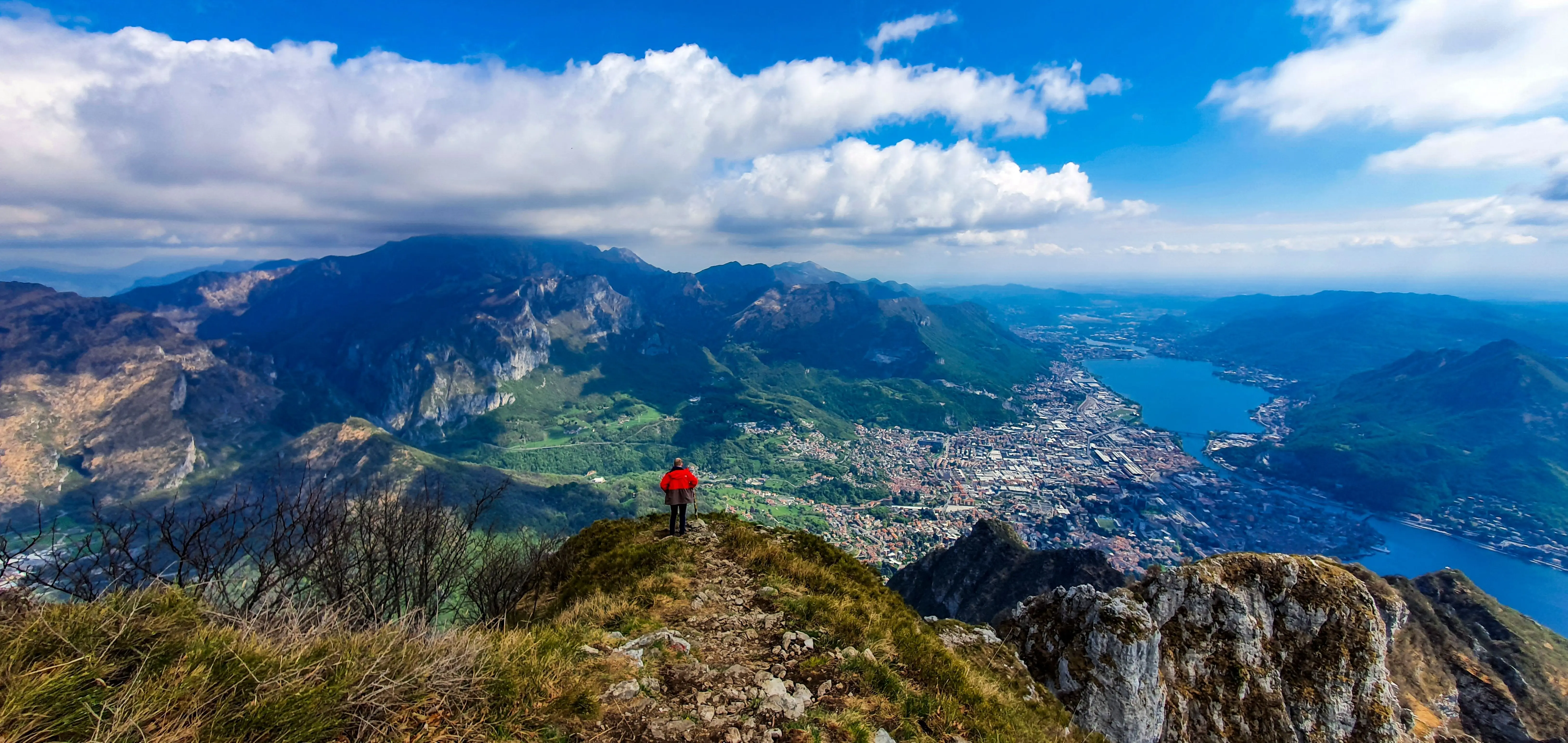 A due passi dai laghi
